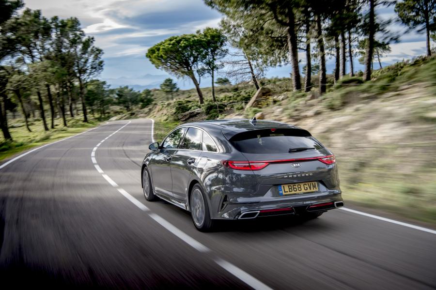  Kia ProCeed GT Line 2019 года  (UK) (фото 14 из 40)
